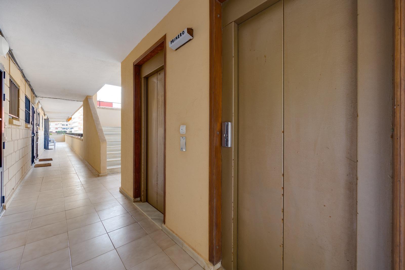 Dzīvoklis Torrevieja, Alicante, Spānijā 1 istaba, 52 m2 Nr. 182982