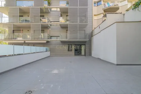 Apartamento en venta en Barcelona, España 1 dormitorio, 66 m2 No. 167746 - foto 2