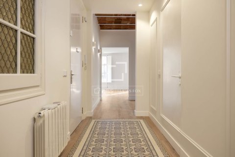 Apartment à vendre à Barcelona, Espagne, 3 chambres, 189 m2 No. 150517 - photo 16