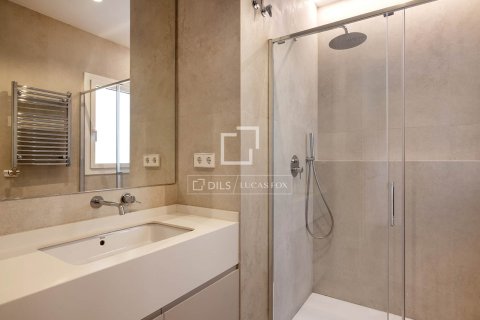 Apartment à vendre à Barcelona, Espagne, 3 chambres, 189 m2 No. 150517 - photo 19