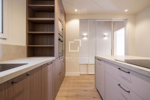 Apartment à vendre à Barcelona, Espagne, 3 chambres, 189 m2 No. 150517 - photo 13