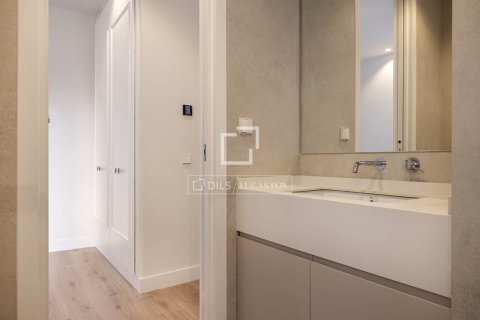 Apartment à vendre à Barcelona, Espagne, 3 chambres, 189 m2 No. 150517 - photo 20