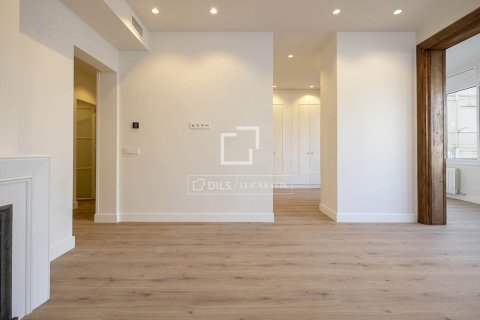 Apartment à vendre à Barcelona, Espagne, 3 chambres, 189 m2 No. 150517 - photo 29