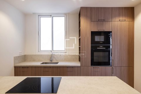 Apartment à vendre à Barcelona, Espagne, 3 chambres, 189 m2 No. 150517 - photo 12