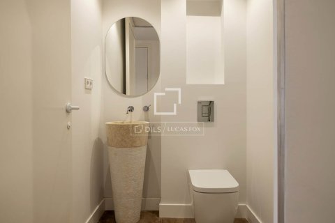 Apartment à vendre à Barcelona, Espagne, 3 chambres, 189 m2 No. 150517 - photo 15