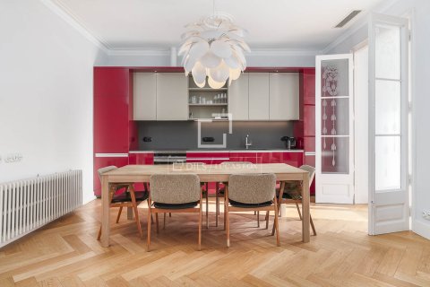 Apartment à vendre à Barcelona, Espagne, 2 chambres, 100 m2 No. 150521 - photo 2