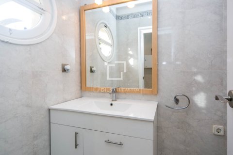 Villa in vendita a Castelldefels, Barcelona, Spagna 4 camere da letto, 200 mq. N° 150519 - foto 6