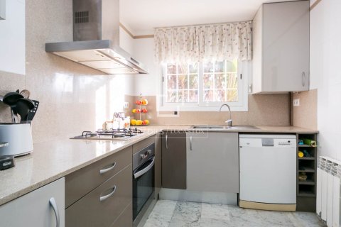 Villa in vendita a Castelldefels, Barcelona, Spagna 4 camere da letto, 200 mq. N° 150519 - foto 4