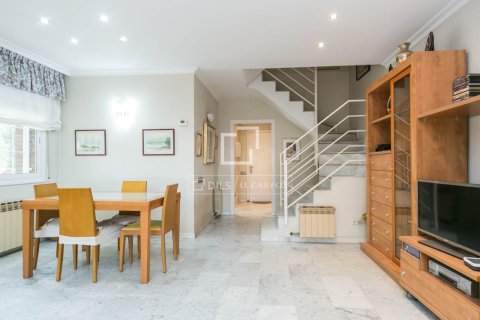 Villa in Castelldefels, Barcelona, Spain 4 bedrooms, 200 sq.m. No. 150519