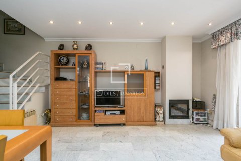 Villa in vendita a Castelldefels, Barcelona, Spagna 4 camere da letto, 200 mq. N° 150519 - foto 10