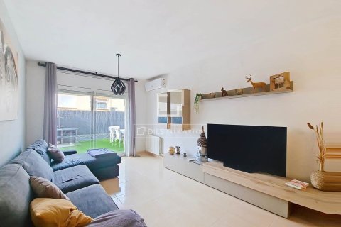 Villa for sale in Cubelles, Barcelona, Spain 3 bedrooms, 130 sq.m. No. 150520 - photo 4