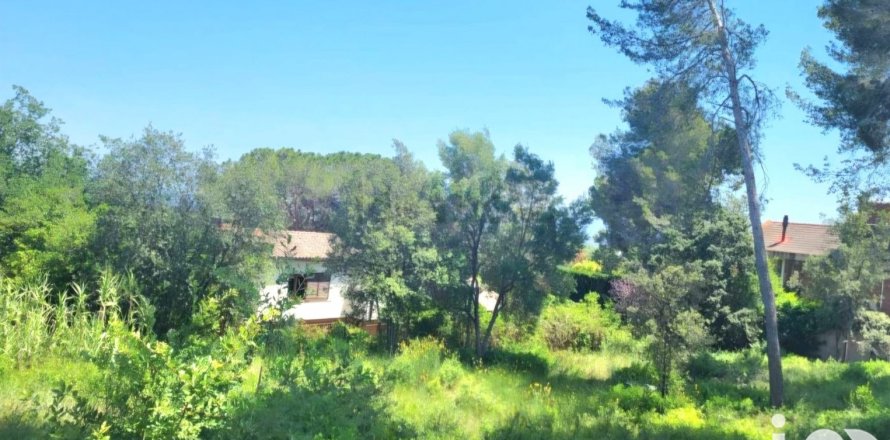 Terreno a Bellaterra, Barcelona, Spagna 1163 mq. N° 153536