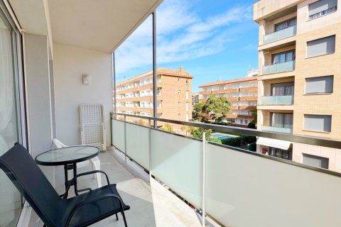 Apartment for sale in Lloret de Mar, Girona, Spain 3 bedrooms, 70 sq.m. No. 154953 - photo 2