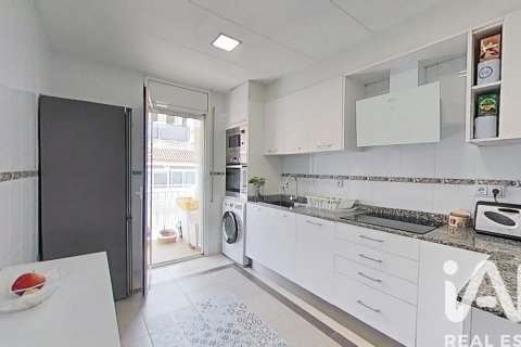Dzīvoklis pārdošanā Cubelles, Barcelona, Spānijā 3 istabas, 112 m2 Nr. 173252 - attēls 17
