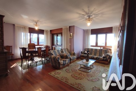 Продажа дома в Вегуэллина де Орбиго, Леон, Испания 6 спален, 949м2 №173247 - фото 25