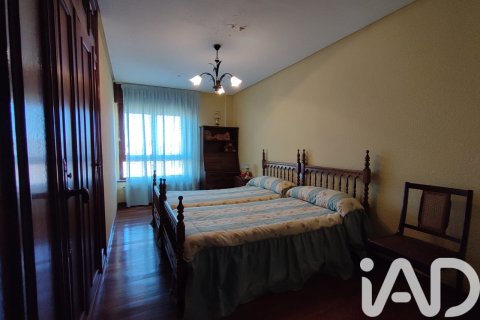 Продажа дома в Вегуэллина де Орбиго, Леон, Испания 6 спален, 949м2 №173247 - фото 30