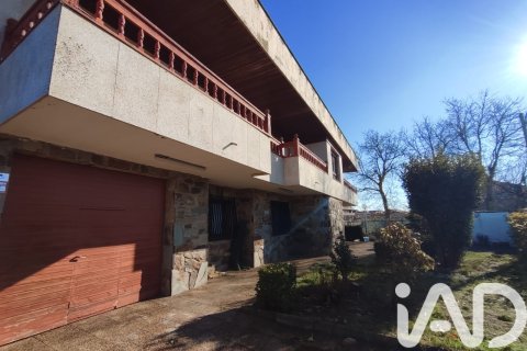 Продажа дома в Вегуэллина де Орбиго, Леон, Испания 6 спален, 949м2 №173247 - фото 8
