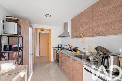Huoneisto myytävänä Alfara del Patriarca, Valencia, Espanja, 3 makuuhuonetta, 124 m2 No. 173248 - kuva 10