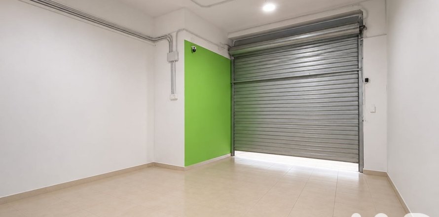 Commercial property à Cunit, Tarragona, Espagne 75 m2 No. 194347