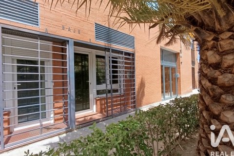 Dzīvoklis īrēšanai Madrid, Spānijā 1 istaba, 55 m2 Nr. 194350 - attēls 13
