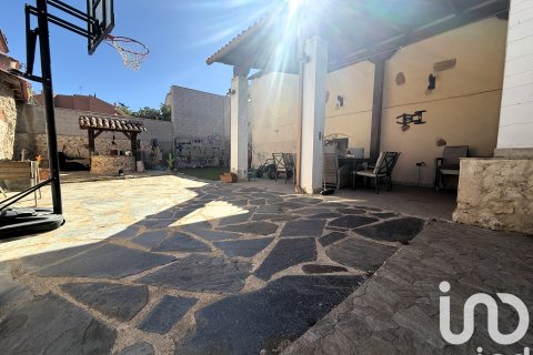 Huvila myytävänä Los Santos de la Humosa, Madrid, Espanja, 3 makuuhuonetta, 323 m2 No. 153044 - kuva 3