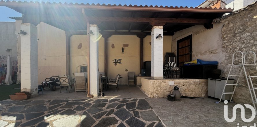 Huvila Los Santos de la Humosa, Madrid, Espanja 3 makuuhuonetta, 323 m2 No. 153044