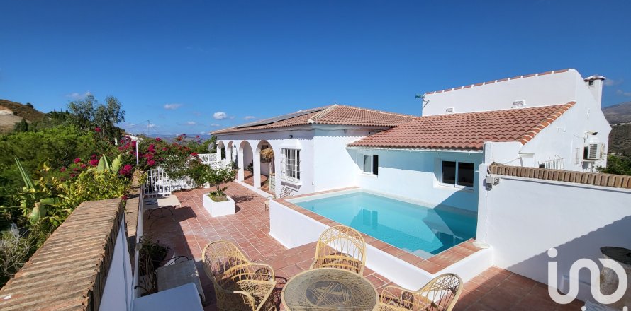 Talo Canillas de Aceituno, Malaga, Espanja 4 makuuhuonetta, 320 m2 No. 153039