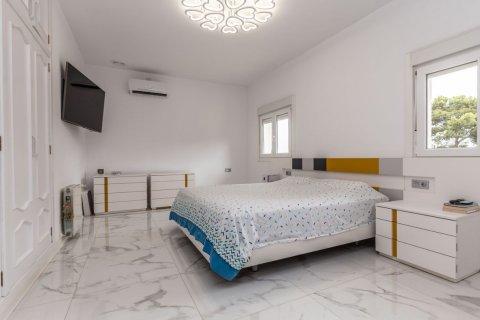 Продажа виллы в Аликанте, Испания 3 спальни, 285м2 №119948 - фото 8