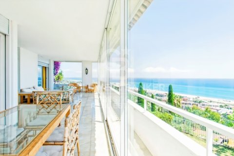 Villa till salu i Castelldefels, Barcelona, Spanien 6 sovrum, 723 kvm. Nr. 156824 - foto 2