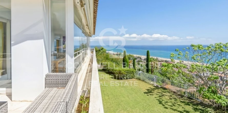 Villa i Castelldefels, Barcelona, Spanien 6 sovrum, 723 kvm. Nr. 156824