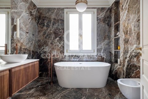 Penthouse w Barcelona, Hiszpania 3 sypialnie, 198 mkw. nr 156825 – zdjęcie 12