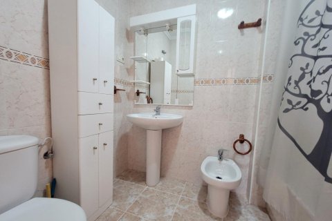 Apartment for sale in Torrevieja, Alicante, Spain 3 bedrooms, 90 sq.m. No. 146415 - photo 30