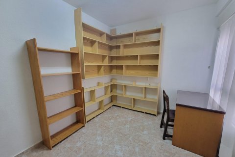 Apartment for sale in Torrevieja, Alicante, Spain 3 bedrooms, 90 sq.m. No. 146415 - photo 28