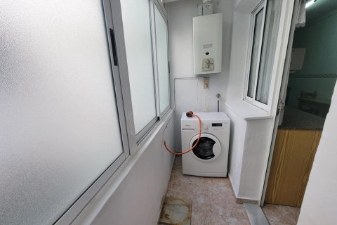 Apartment for sale in Torrevieja, Alicante, Spain 3 bedrooms, 90 sq.m. No. 146415 - photo 15