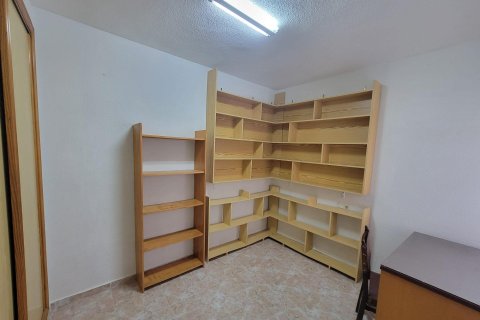 Apartment for sale in Torrevieja, Alicante, Spain 3 bedrooms, 90 sq.m. No. 146415 - photo 29