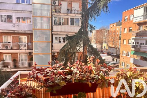 Apartment à Madrid, Espagne 3 chambres, 64 m2 No. 152412