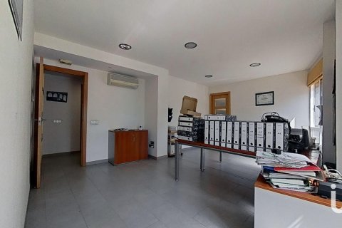 Продажа коммерческой недвижимости в Вила-Реаль, Кастельон, Испания 3 спальни, 85м2 №186115 - фото 14