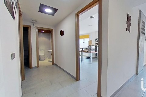 Продажа коммерческой недвижимости в Вила-Реаль, Кастельон, Испания 3 спальни, 85м2 №186115 - фото 6