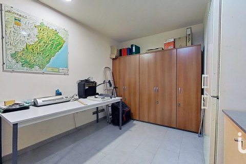 Продажа коммерческой недвижимости в Вила-Реаль, Кастельон, Испания 3 спальни, 85м2 №186115 - фото 19