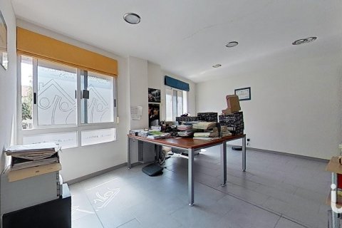 Продажа коммерческой недвижимости в Вила-Реаль, Кастельон, Испания 3 спальни, 85м2 №186115 - фото 15