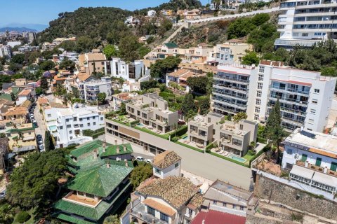 Apartment for sale in Malaga, Spain 4 bedrooms, 267.52 sq.m. No. 177682 - photo 5