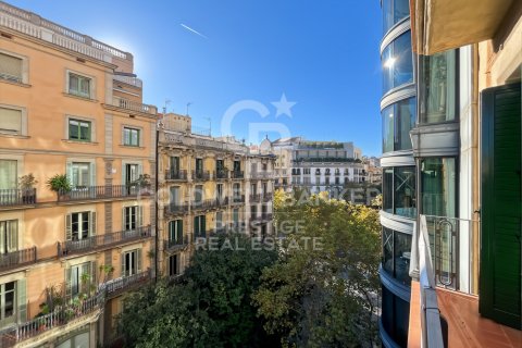 Apartamento en Barcelona, España 3 dormitorios, 160 m2 No. 157270
