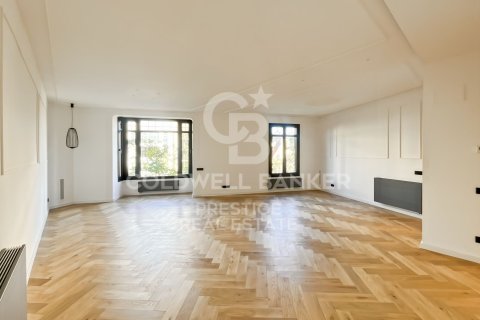 Apartamento en venta en Barcelona, España 3 dormitorios, 160 m2 No. 157270 - foto 2