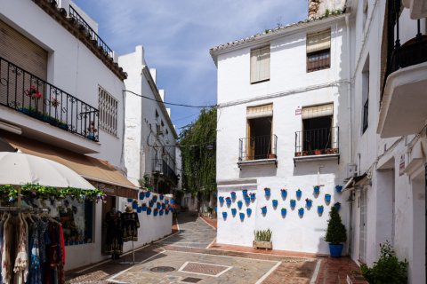 House for sale Marbella, Malaga, Spain 6 bedrooms, 281 sq.m. No. 113706 - photo 1