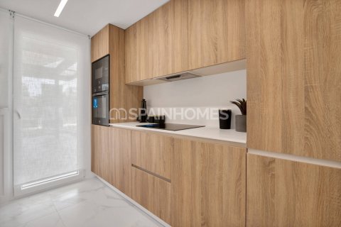 Продажа квартиры в Ориуэла, Аликанте, Испания 2 спальни, 77м2 №113710 - фото 24