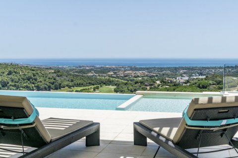 Villa for sale San Roque, Cadiz, Spain 5 bedrooms, 720 sq.m. No. 113705 - photo 2