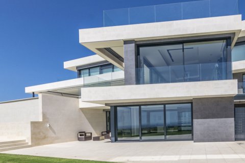 Villa for sale San Roque, Cadiz, Spain 5 bedrooms, 720 sq.m. No. 113705 - photo 16