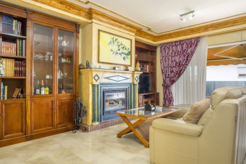 Продажа дома Эстепона, Малага, Испания 4 спальни, 263м2 №113707 - фото 3