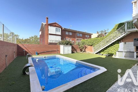 Kamienica w Cambrils, Tarragona, Hiszpania 4 sypialnie, 254 mkw. nr 172706 – zdjęcie 3