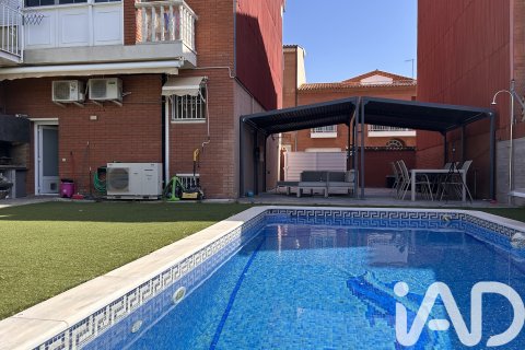 Kamienica w Cambrils, Tarragona, Hiszpania 4 sypialnie, 254 mkw. nr 172706 – zdjęcie 1